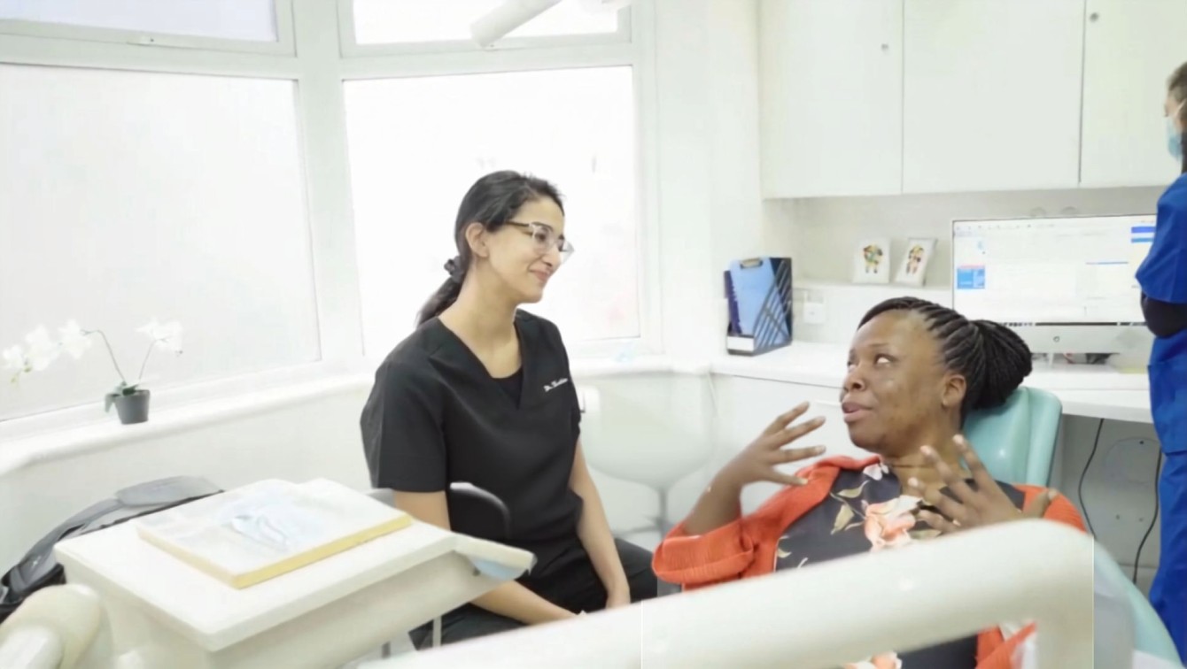 Dr Raabiha Maan consulting with patient